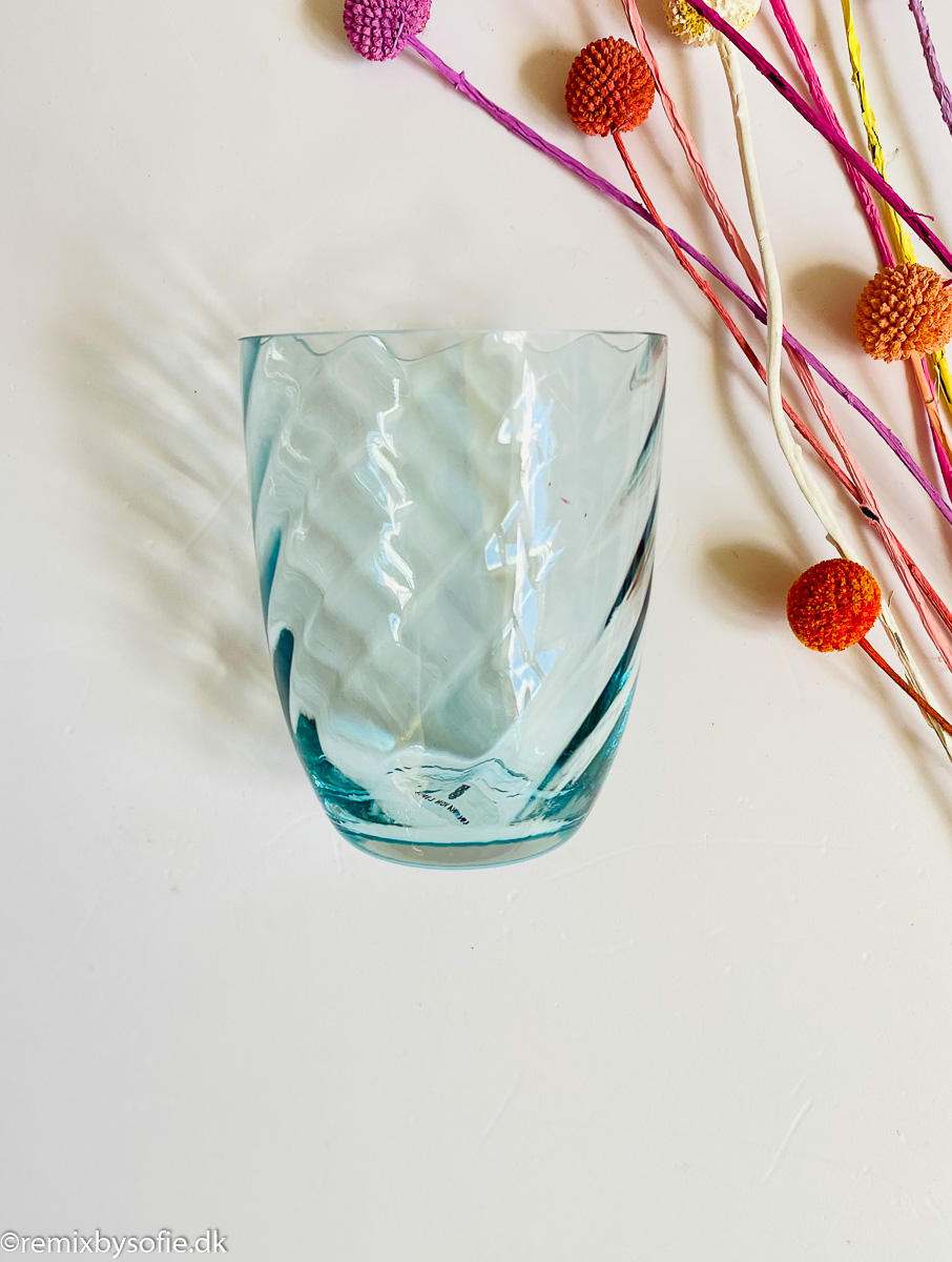 Swirl Glas in Licht Aqua von Anna von Lipa