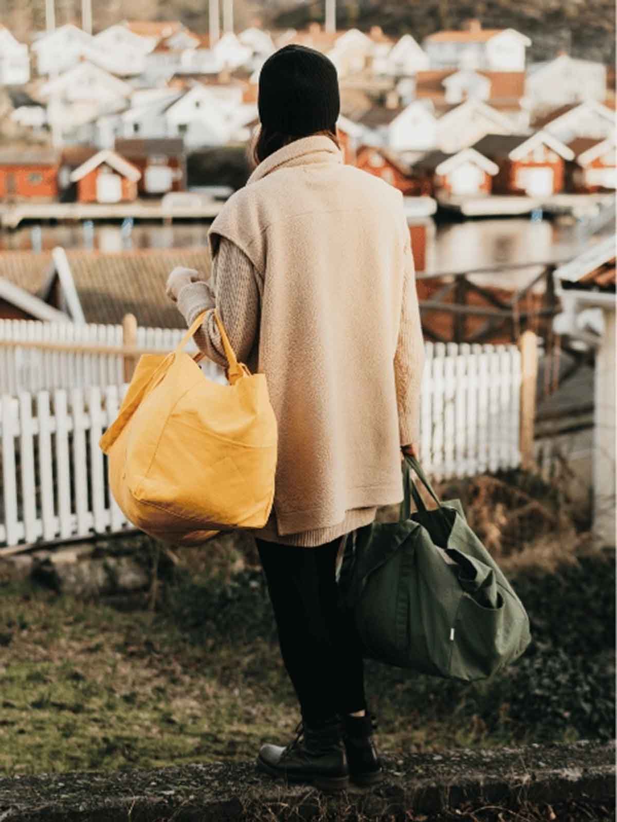 Über große Segeltuchtasche in gelb