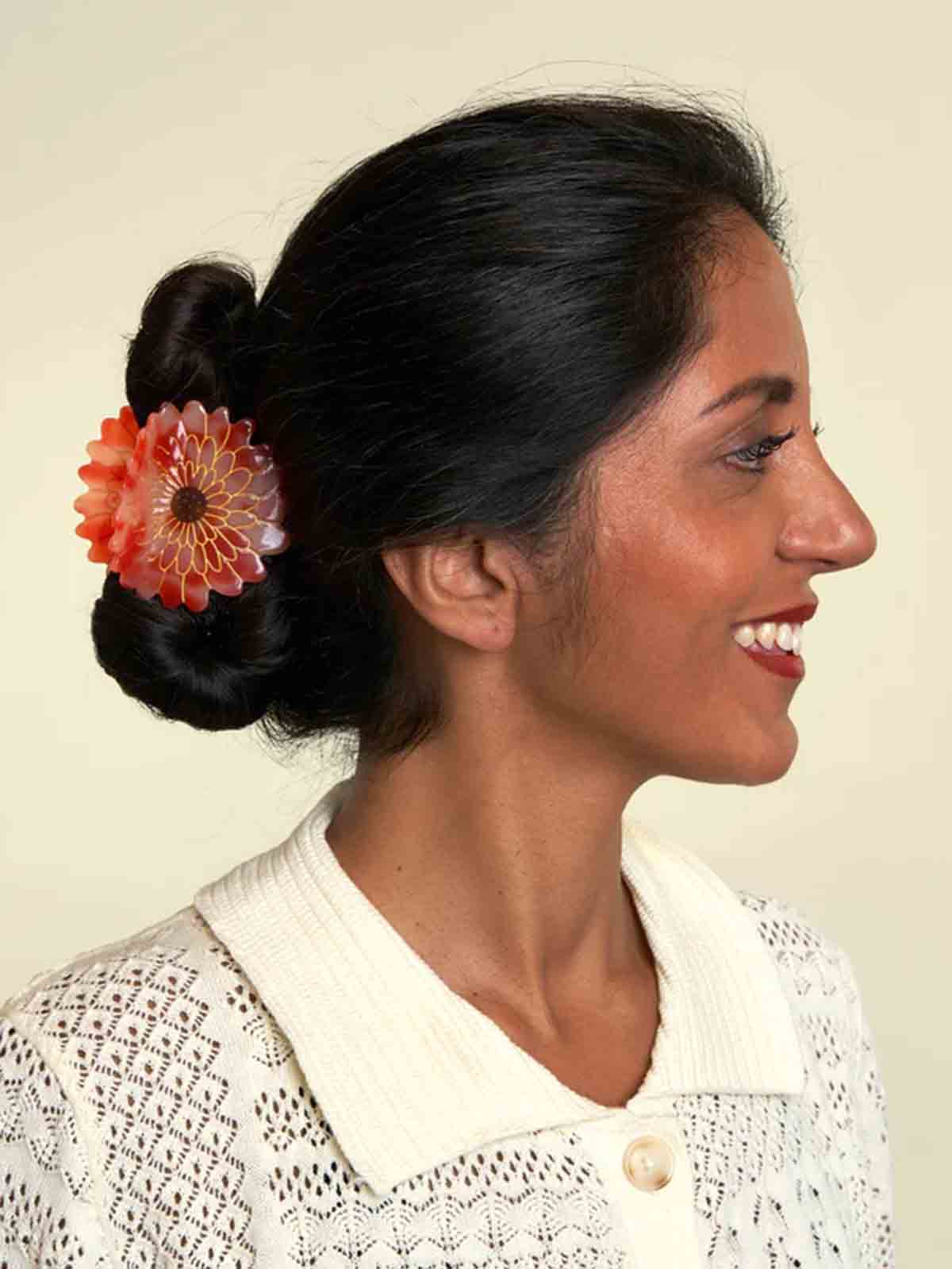cou cou suzette haarclip ständer dahlia in orange rot