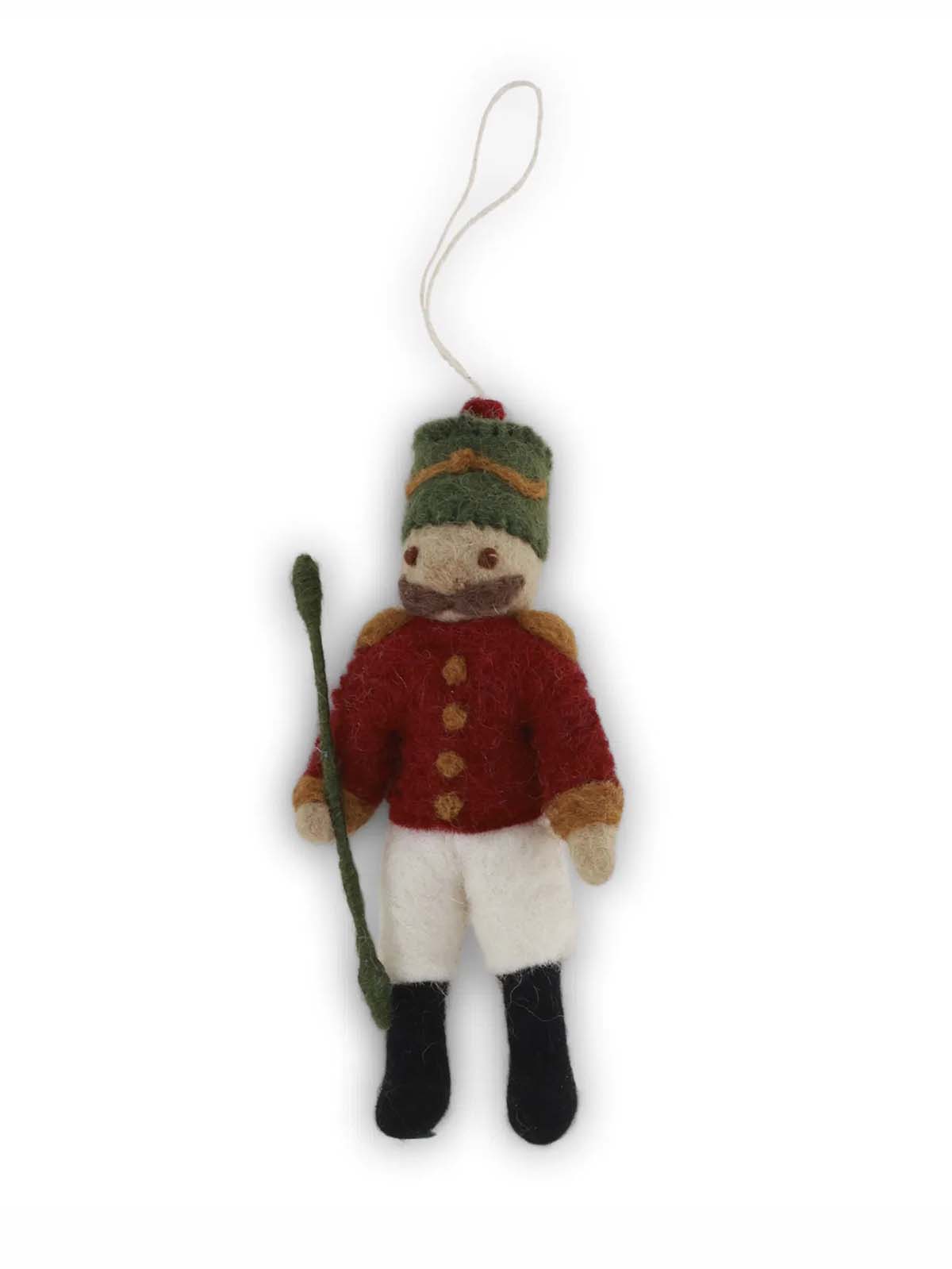 Gry & Sif - Nussknacker mit roter Jacke