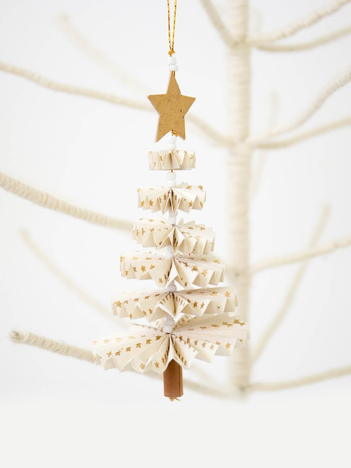 eine Welt der Handwerk Papier Weihnachtsschmuck - ein Papier Weihnachtsbaum