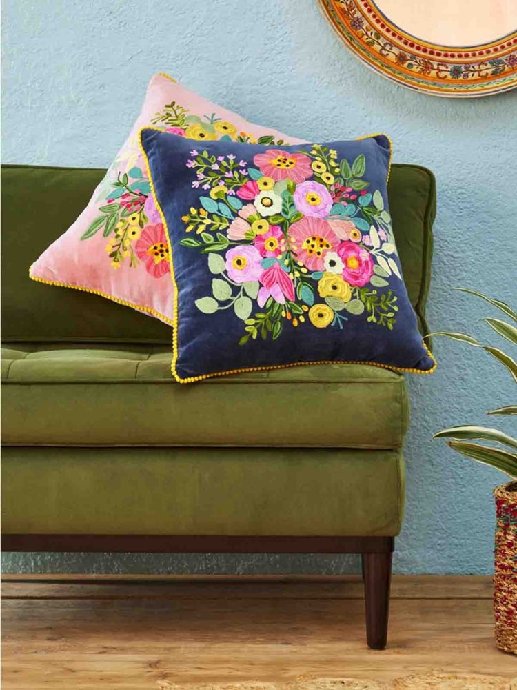 Kissen kaasni Creme mit Blumen