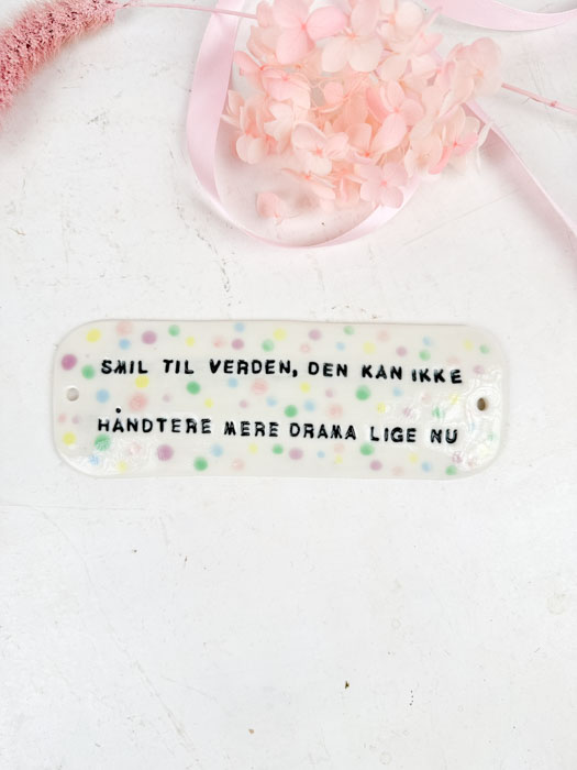 Schilder für die Tür/Wand "Smile to the world" - Pastellpunkte