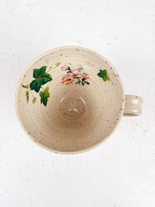von Sofia Karolina - rosa Blütentasse mit beige Blüten
