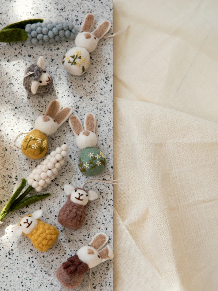Grif und ein paar Woolen Ornamente für Ostern - Häschen und gruseliges Zeug