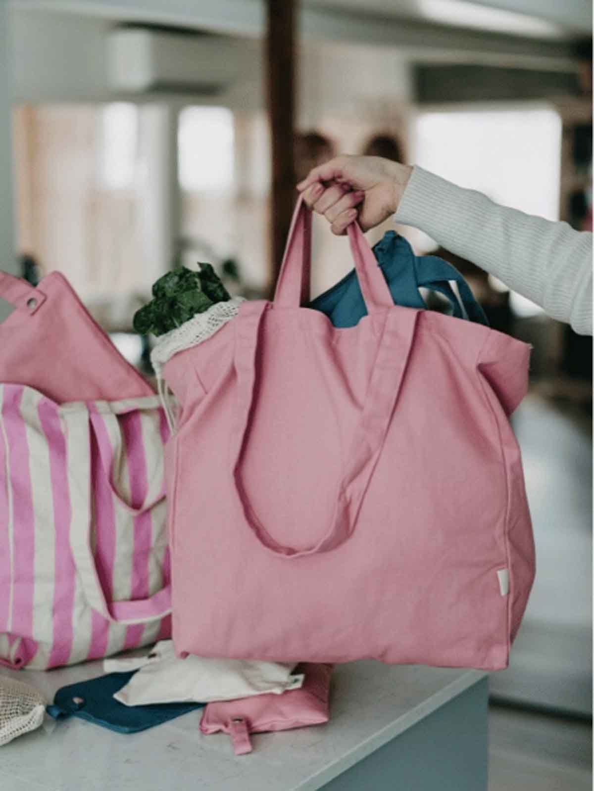 Über die Leinwandtasche in Pink