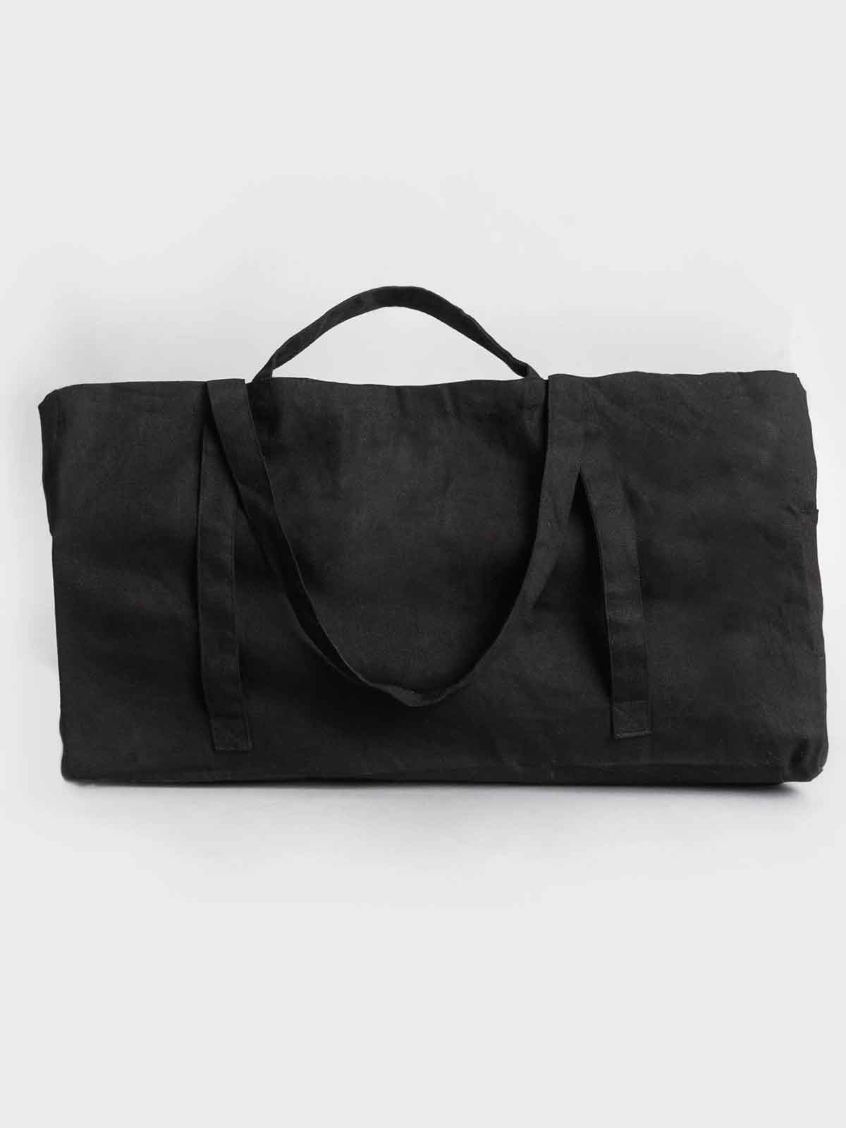 Über große Leinwandtasche in schwarz