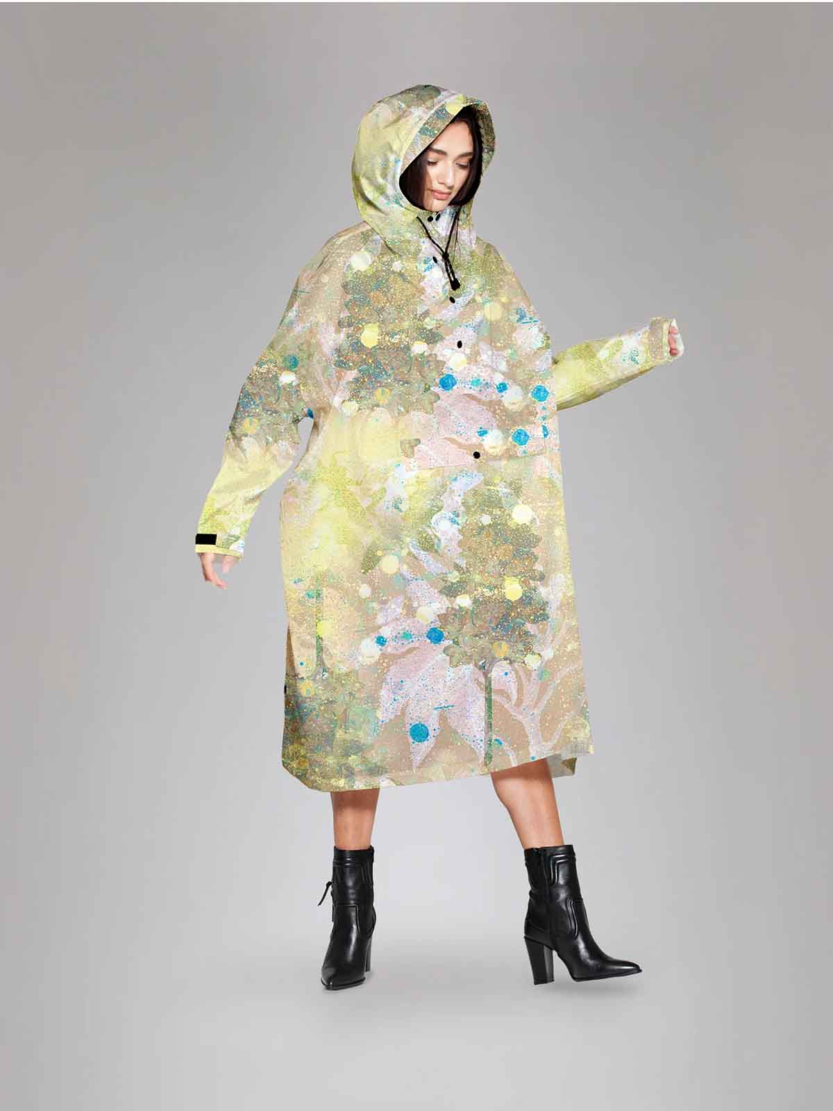 Regeneis Regenponcho aus recyceltem Kunststoff aus dem Meer und 100% wasserdicht