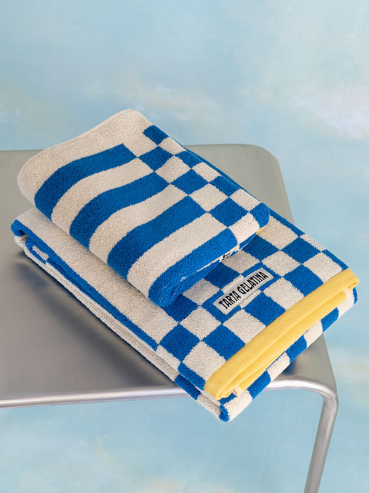 Spanische Tarta Gelantina Handtücher, bunte und gemusterte Handtücher aus Remix von Sofia.