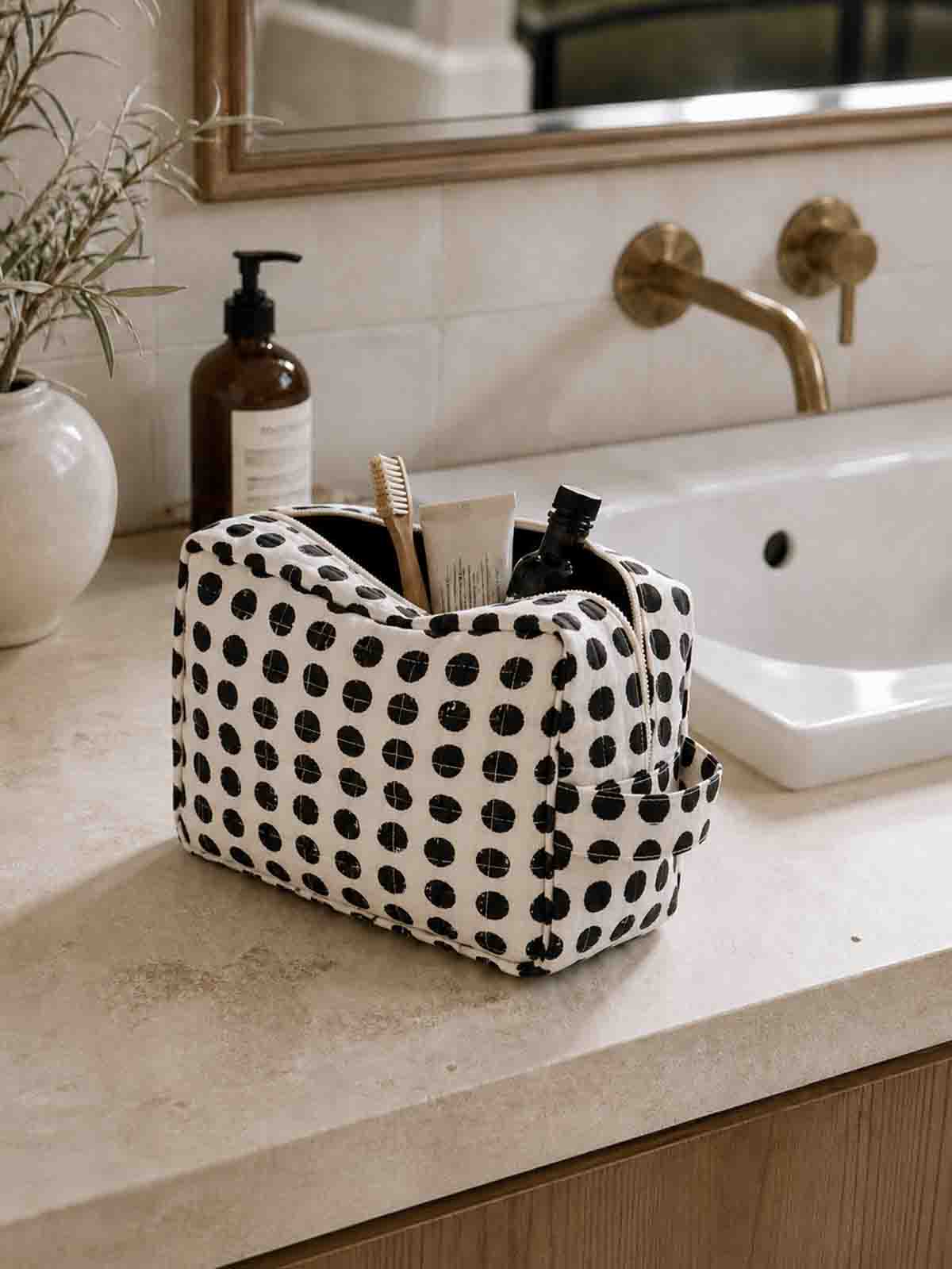 Alternative Ansicht von Toiletry Tasche 