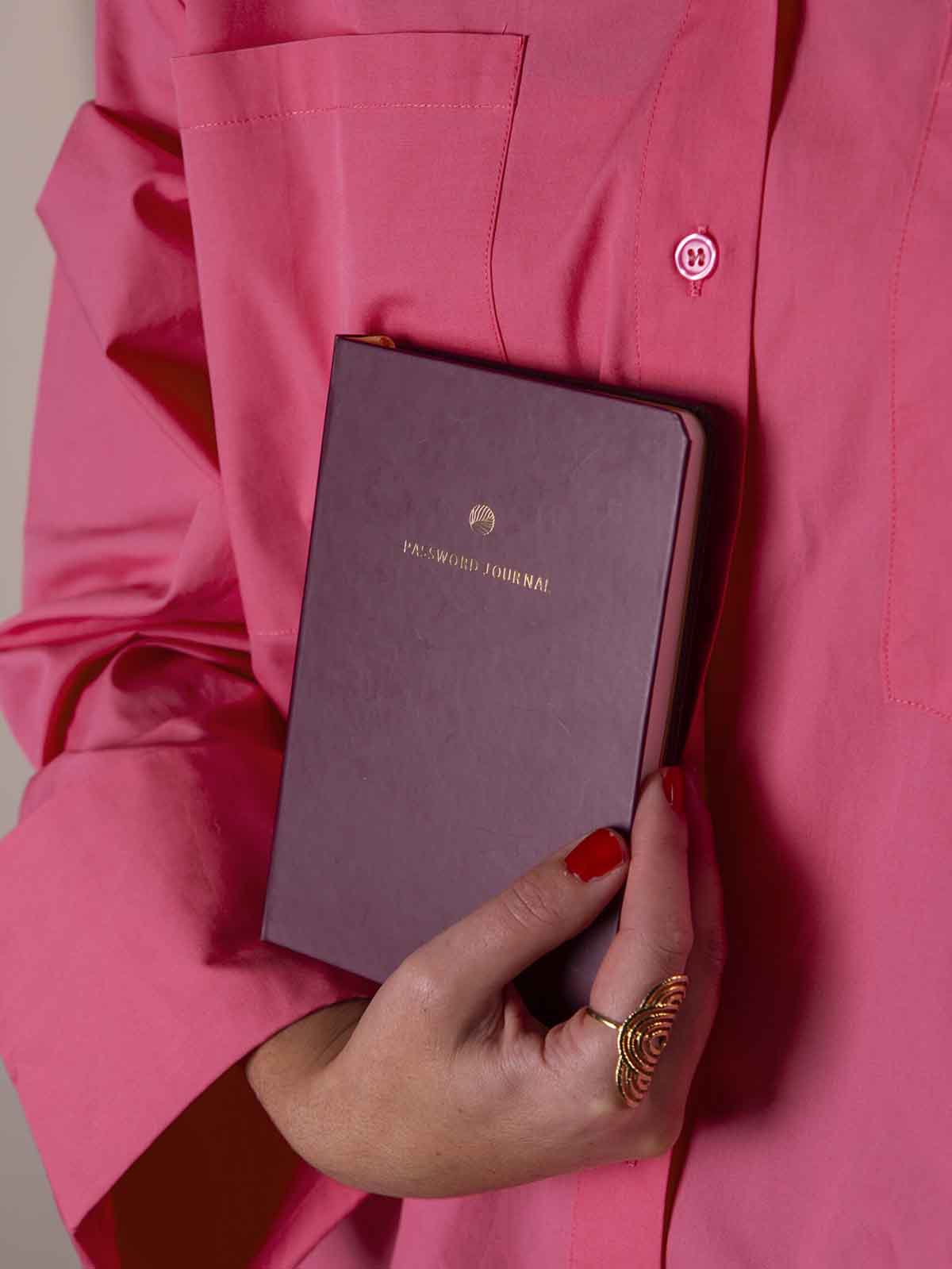 Alternative Ansicht des Password Journal - Wine Red