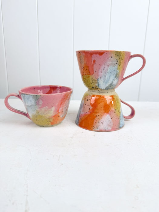 Kunstbecher mit Griff