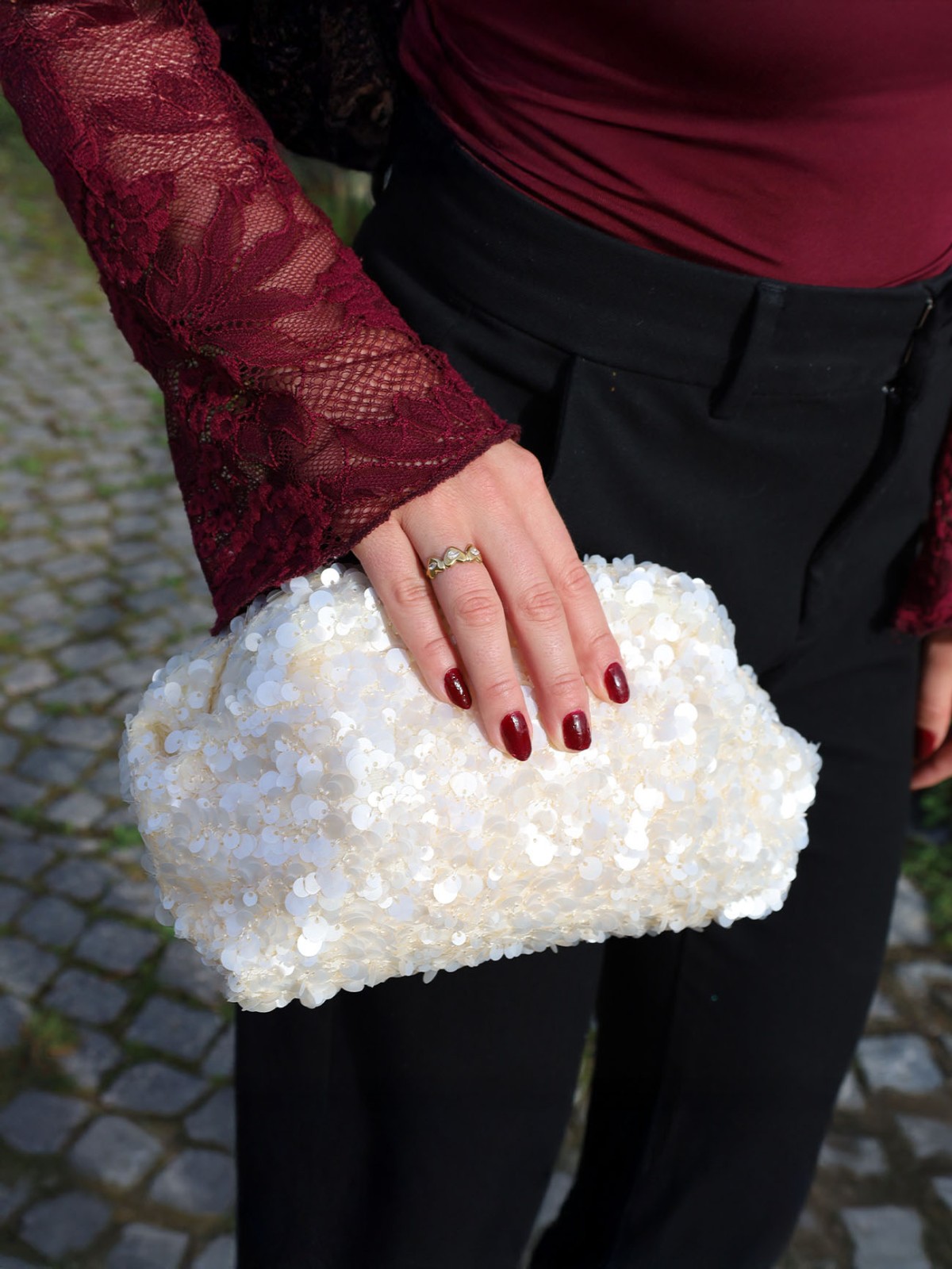 Alternative Ansicht von Clutch & quot;Thea& quot; - Pailletten aus weiß